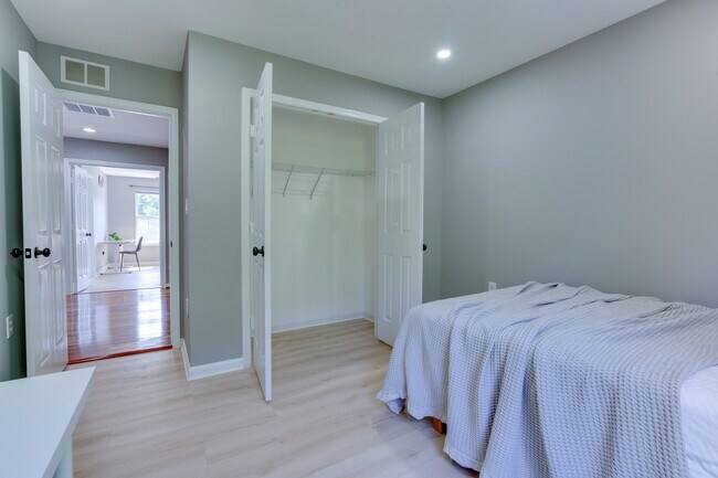 Upper Level Room 1 - 13032 Limestone Ct