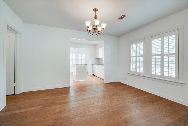Building Photo - 6204 Kirby Dr