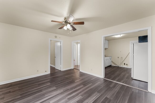 Building Photo - 820 Pecan Ave