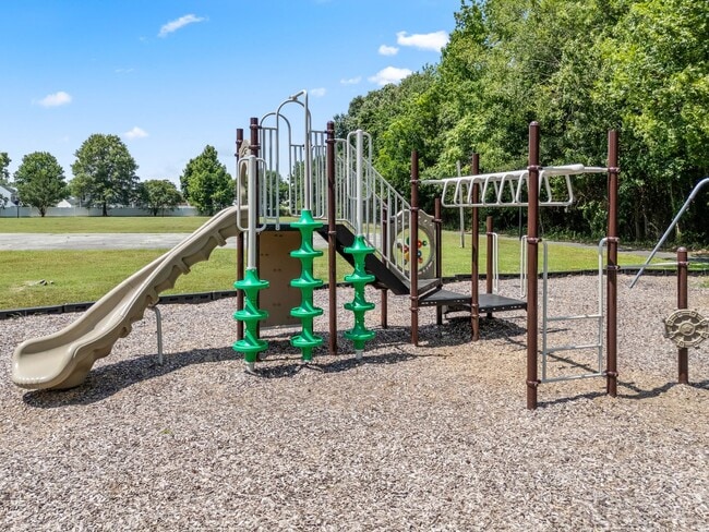 Building Photo - WOODLAKE