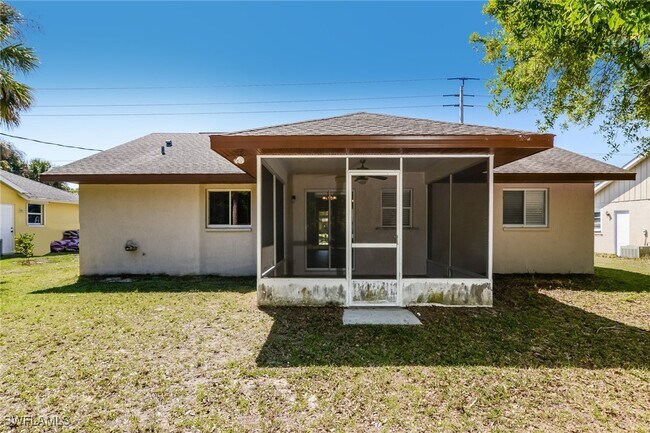 Building Photo - 2780 W Price Blvd