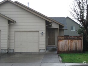 Building Photo - 2-Bedroom Duplex in Prime Corvallis Location!