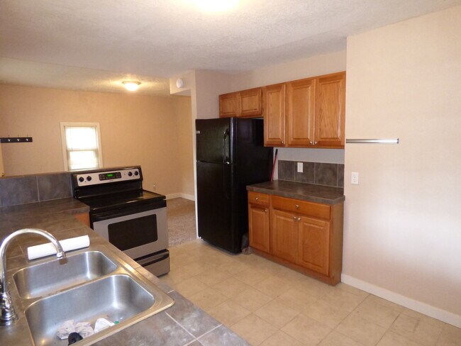 Building Photo - $0 DEPOSIT OPTION! CHARMING EDGEWATER 3 BED/2BATH HOME 3 BLOCKS FROM SLOAN'S LAKE