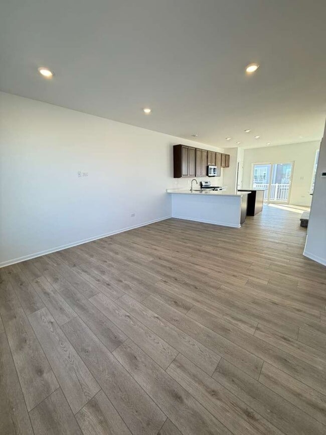 Building Photo - 25644 W Yorkshire Dr