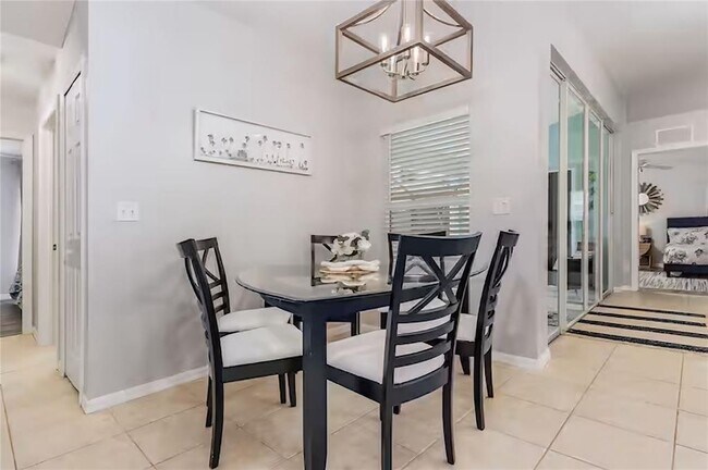 Building Photo - 2705 SW 11th Pl