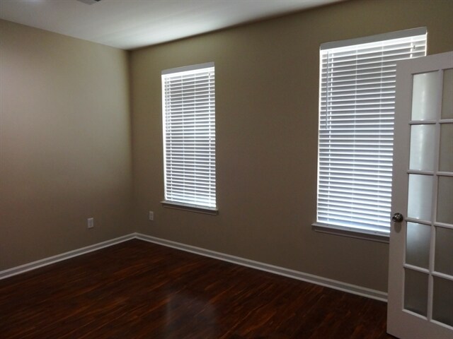 Building Photo - 179 Meadow Wood Rd