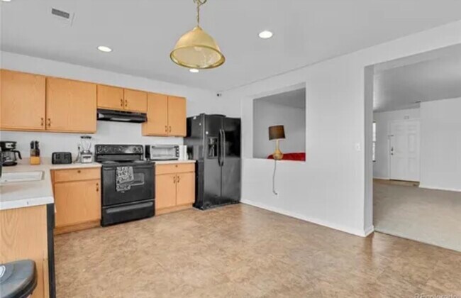 Building Photo - 2209 E 111th Dr