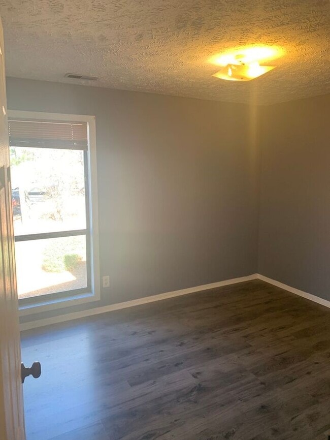 Building Photo - 1820-6 Tryon Drive