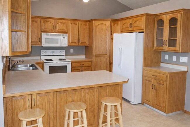 Building Photo - 2113 Santa Barbara Dr