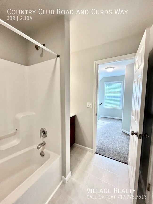 Building Photo - 703 Country Club Rd