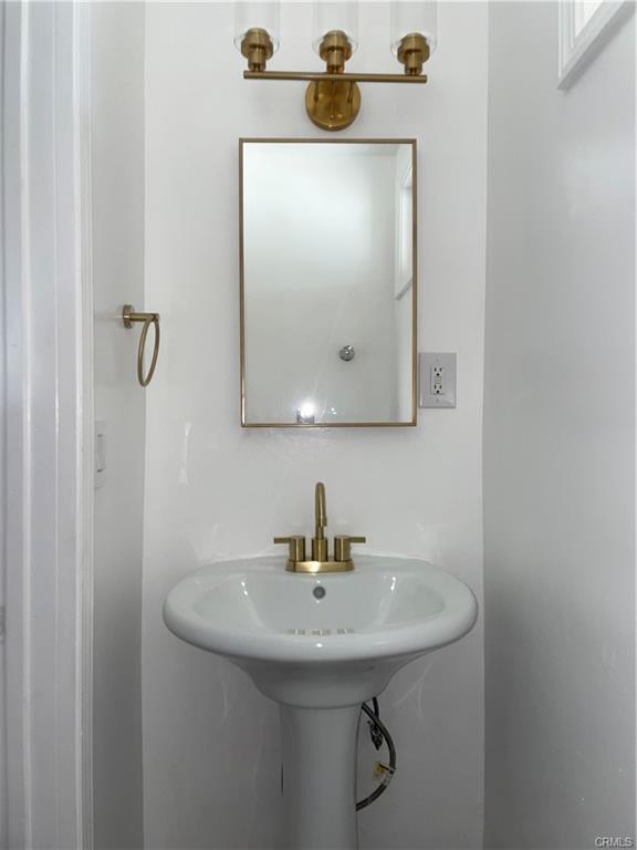 Building Photo - 144 E Avenue Q