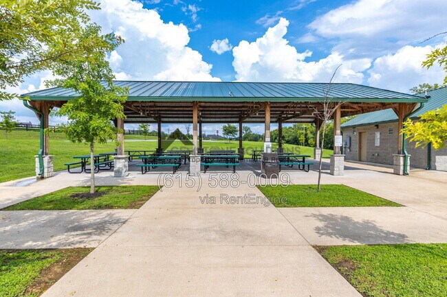 Building Photo - 714 Hahn Ct