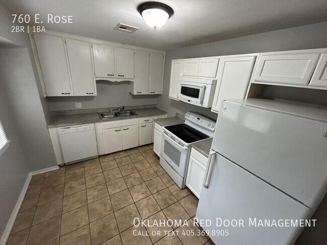 Building Photo - 760 E. Rose-