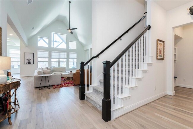 Building Photo - 5713 Fresno Ave