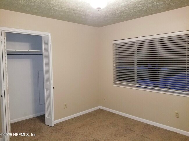 Building Photo - 2758 Oakdale Dr W