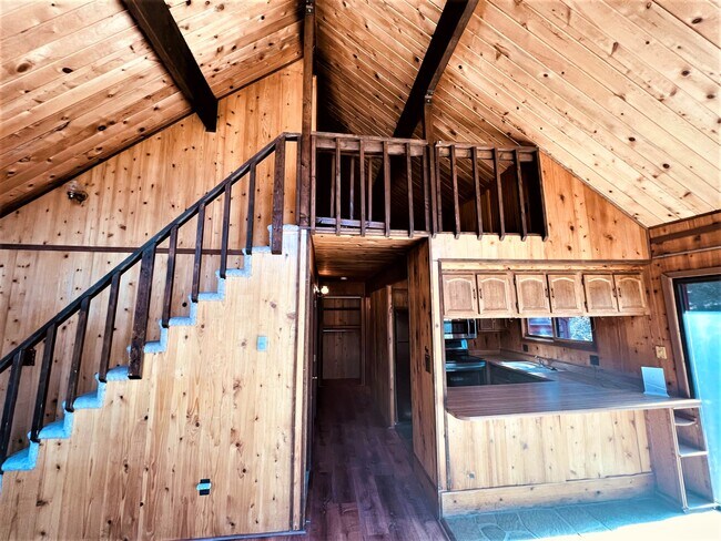 Building Photo - 830 Brook Dr