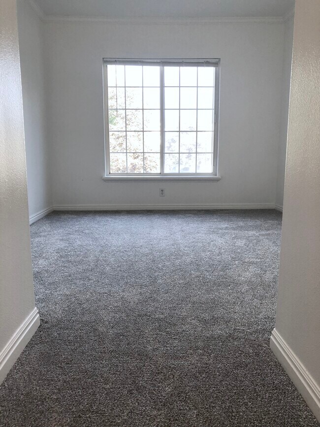 Building Photo - 86 N Garden Park Dr