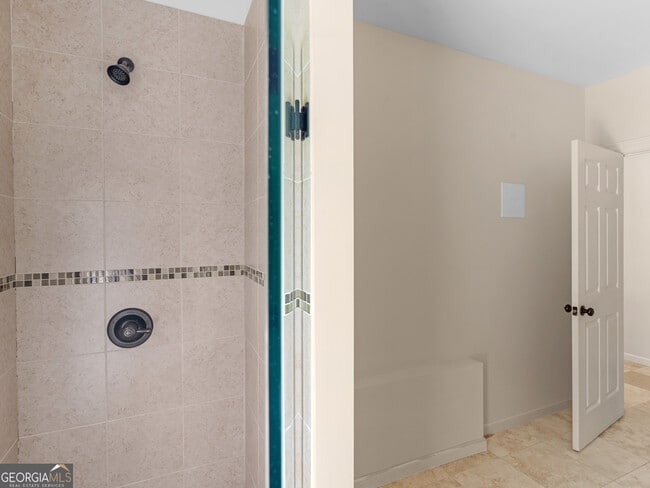 Building Photo - 1695 Whitley Rd