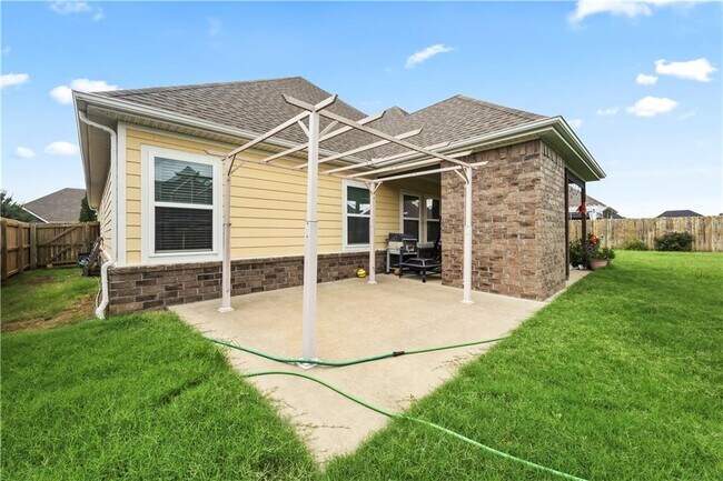 Building Photo - 1041 Silver Maple St