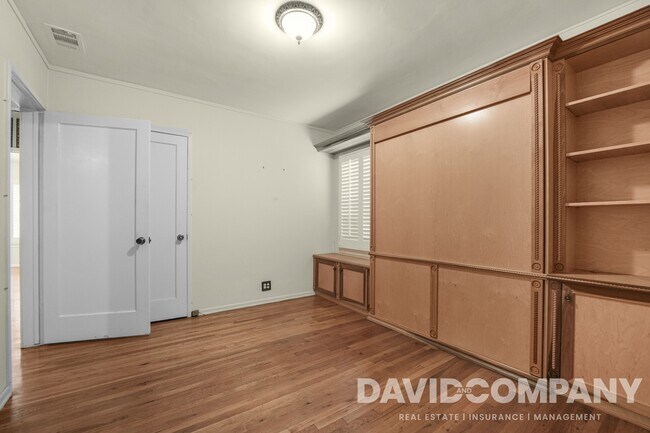 Building Photo - 6225 W 77th St