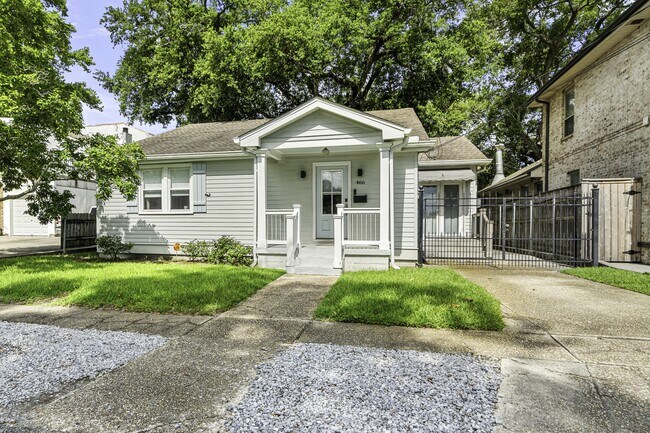 Building Photo - 466 Focis St