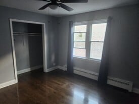 Building Photo - 5078 W Adams St