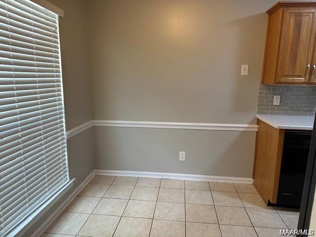 Building Photo - 1604 Queen Elizabeth Ct