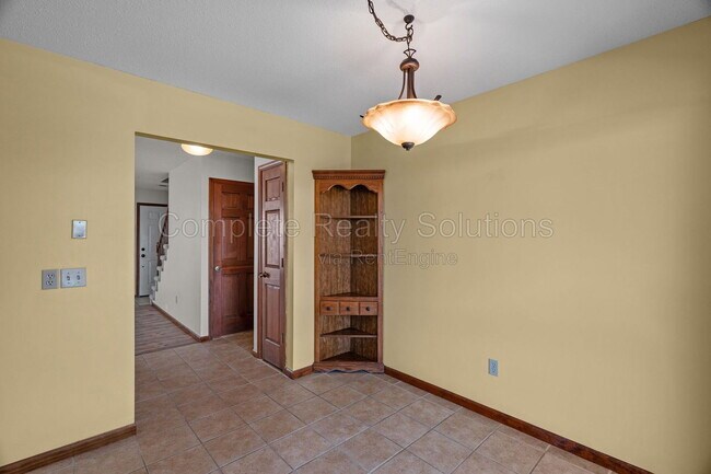 Building Photo - 254 Carmel Woods Dr