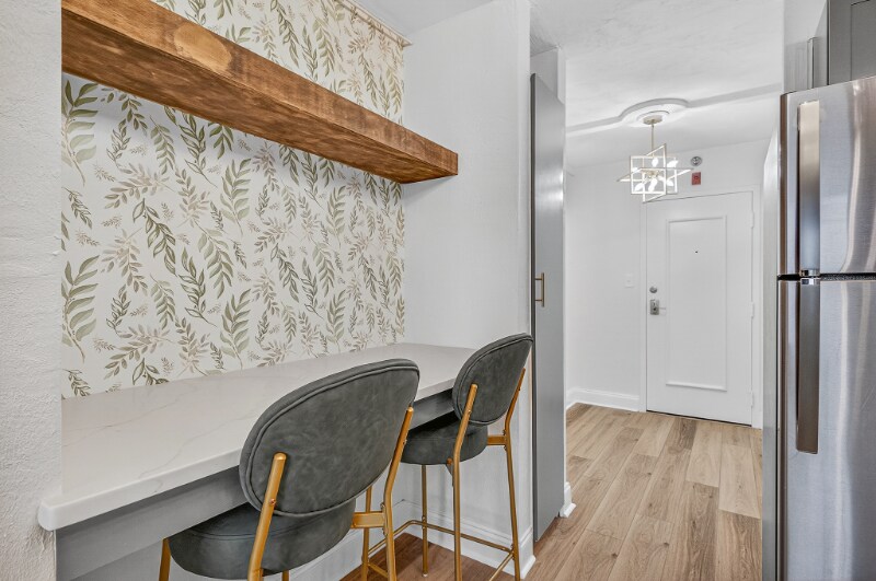 Building Photo - 224 E Garden St