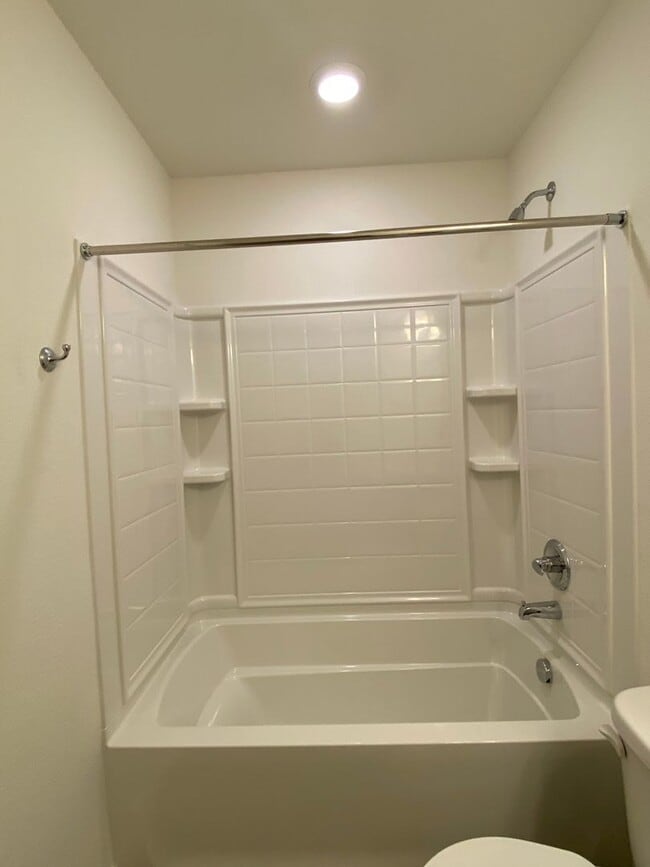 Building Photo - Beautifully built townhome in Banning Lewis Ranch ready Now!!