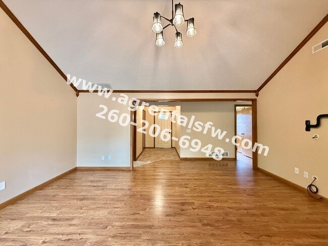 Building Photo - 3 Bedroom House