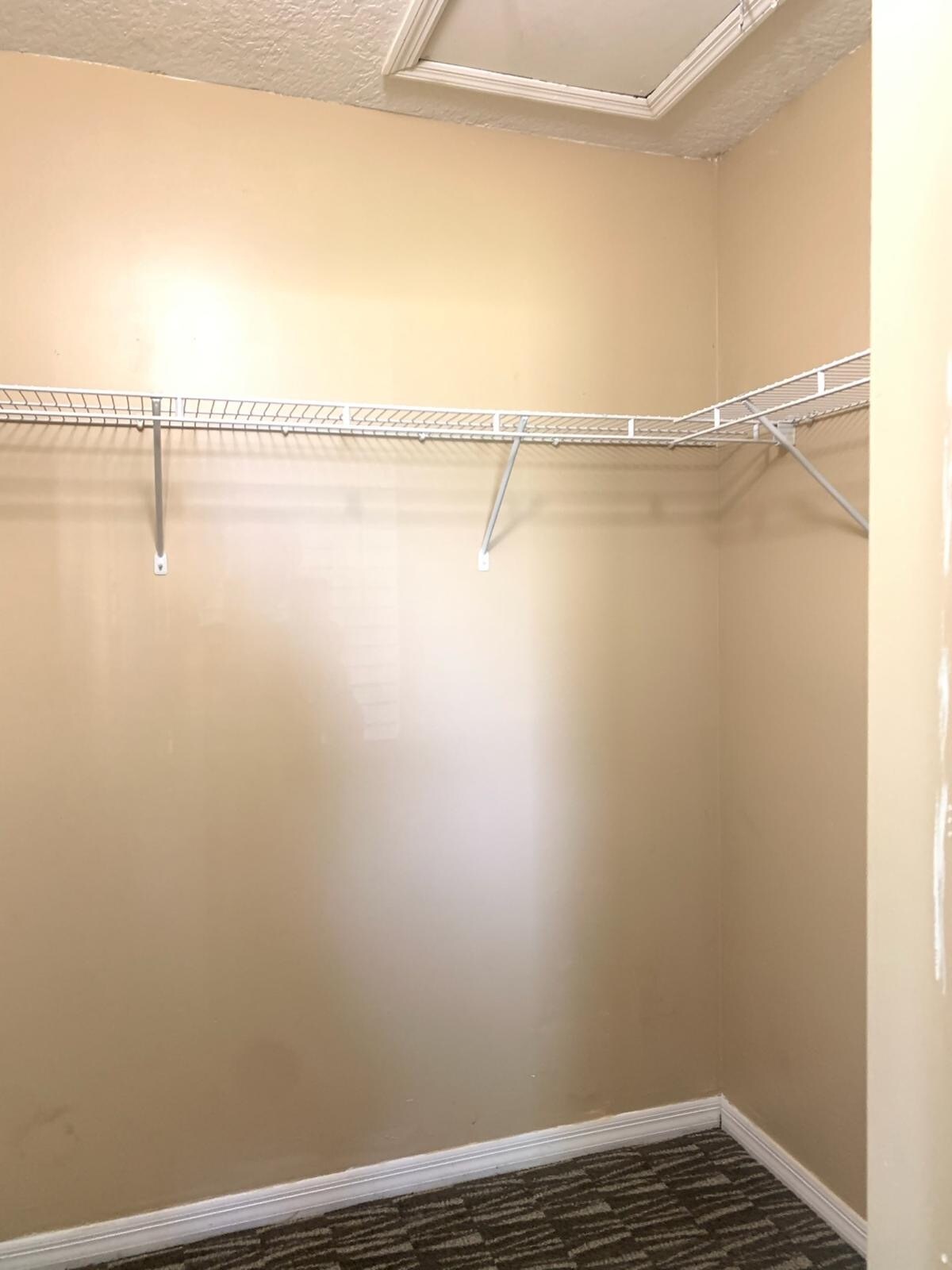 Building Photo - 980 NE 33rd Ter