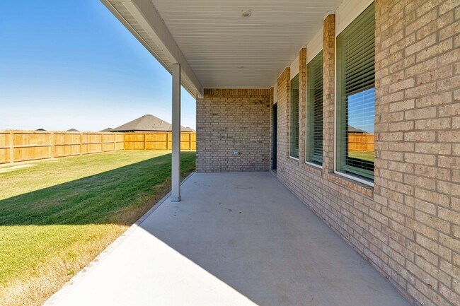 Building Photo - Brand-New 4 Bedroom in Siloam Springs! 3-C...