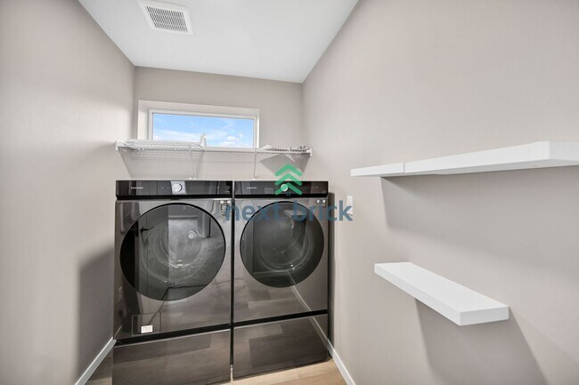 Building Photo - Stunning 4-Bed, 2.75-Bath Single-Family Home Ready for Rent!