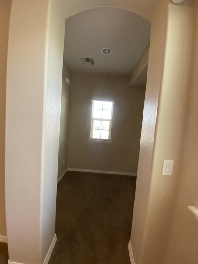 Building Photo - 3726 E Angstead Dr