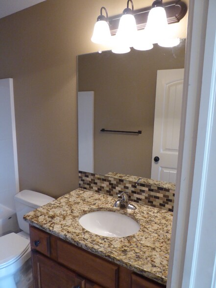 Building Photo - 5912 N Millsboro St