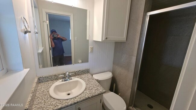 Building Photo - 125 Elmwood Dr