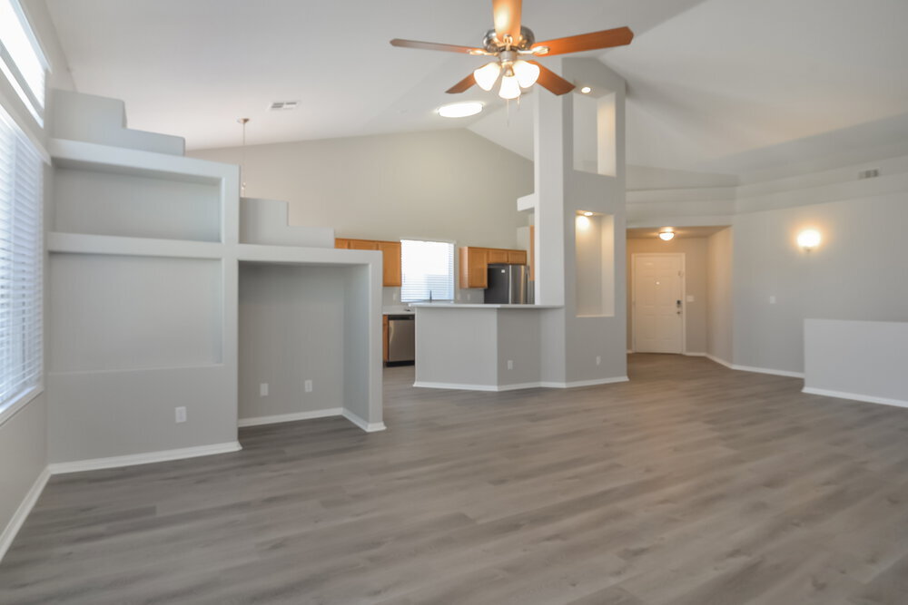 Building Photo - 698 Senator Ct