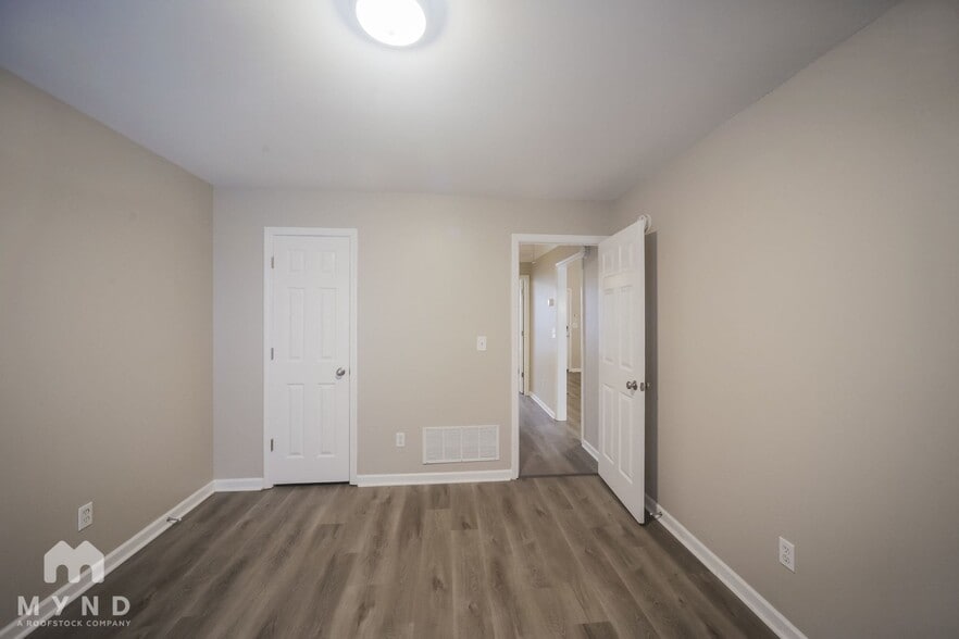 Building Photo - 1115 Warwick Pl