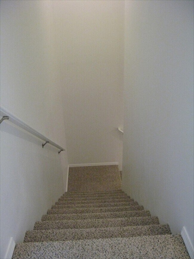 Building Photo - 109 E Mizzou Ct
