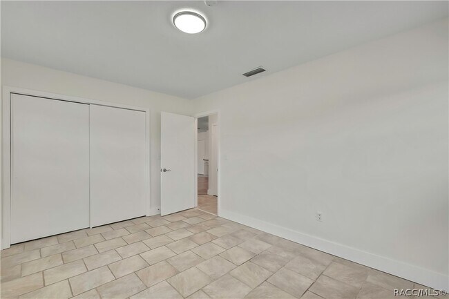 Building Photo - 1019 E Turner Camp Rd