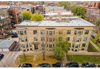Building Photo - 917 W Waveland Ave