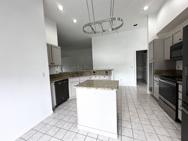 Building Photo - 3880 Becontree Pl