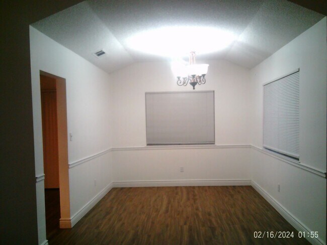 Building Photo - AWAY FROM THE HUSTLE AND BUSTLE !!! MOVE IN SPECIAL! $3147.50 MOVES YOU IN!