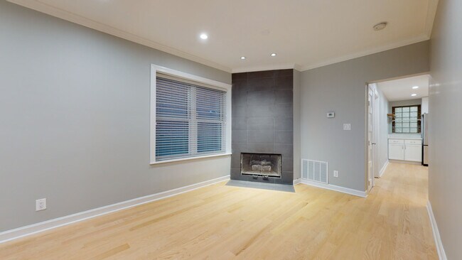 Building Photo - 1543 W George St