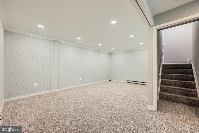 Building Photo - 824 Century St