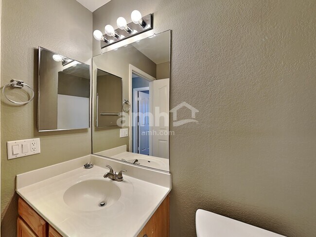 Building Photo - 6415 W Chisum Trail