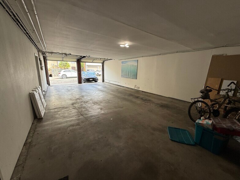 Building Photo - 833 Bard St