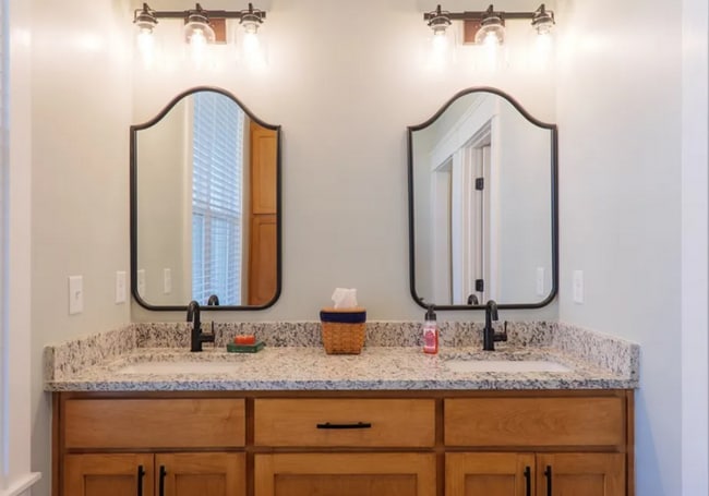 Building Photo - Elegant Southern Living: Your Dream Rental Home in Hahira, Georgia!