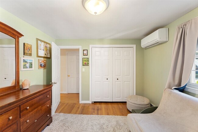 Building Photo - 203 Linwood St